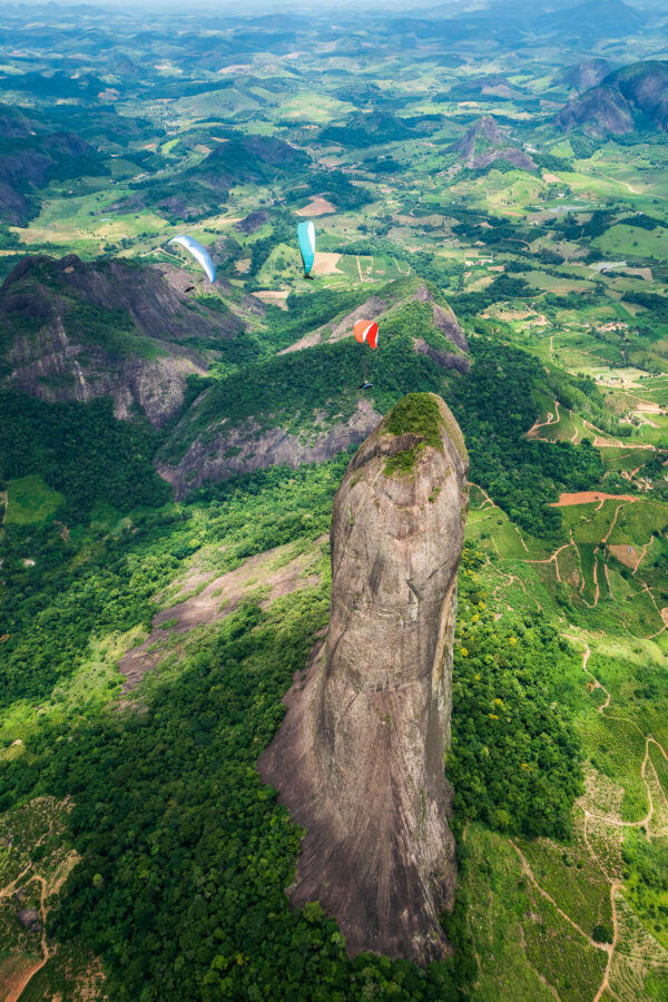 Gleitschirm Formationsflug in Pancas, Espirito Santo, Brasilien